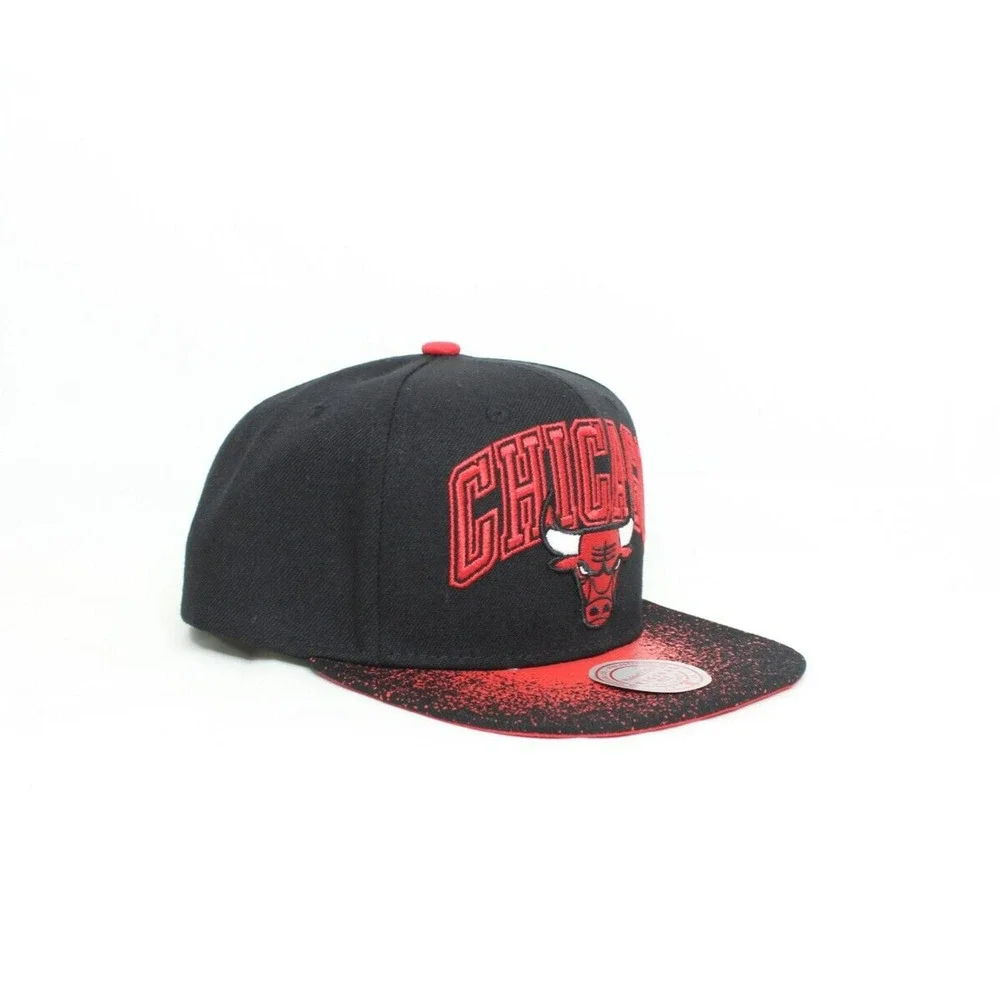 Mitchell & Ness Chicago Bulls Snapback Hat Cap Black / Red NBA Spray Paint NWT